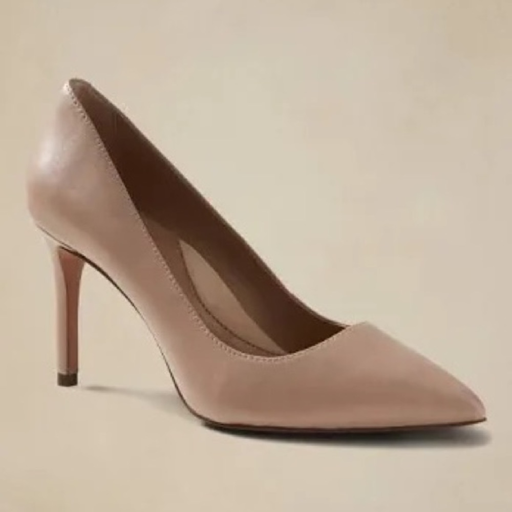 Banana Republic Madison 12 hour pumps